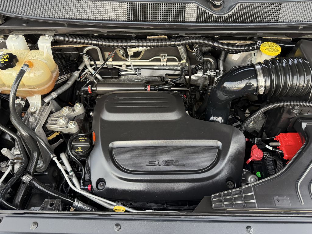 Photo 35 of this CHRYSLER PACIFICA
