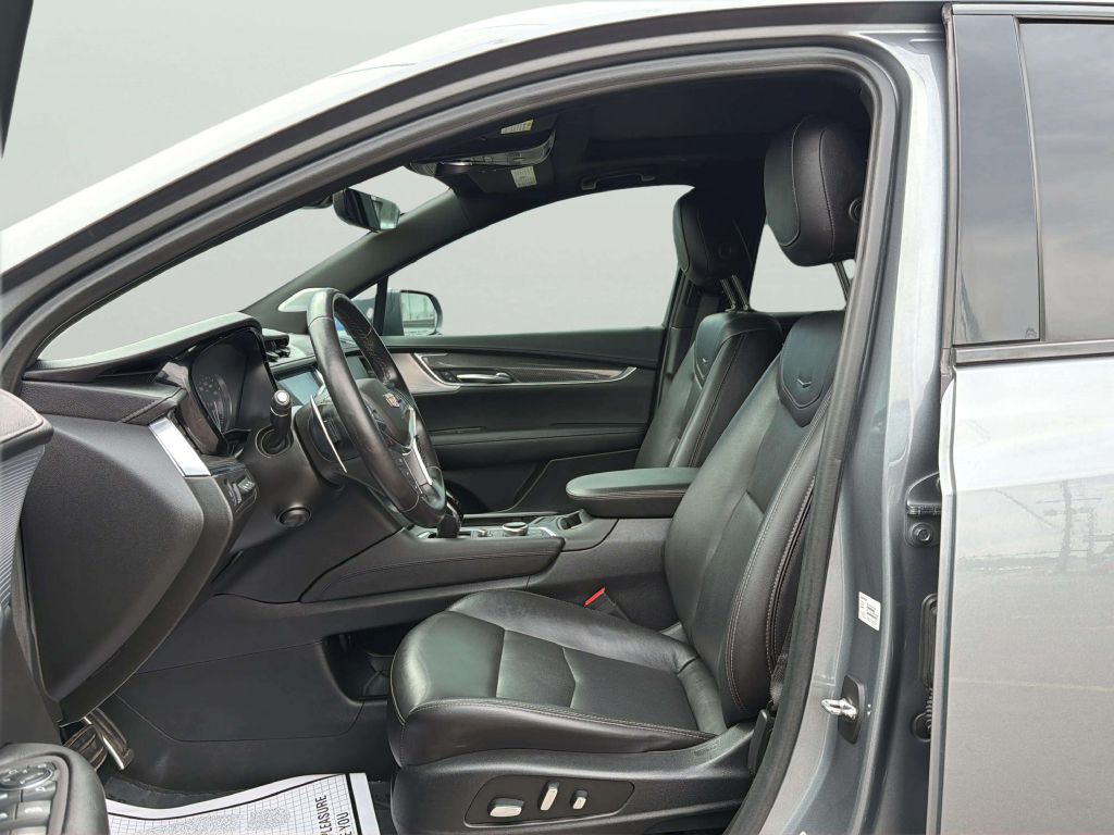 Photo 12 of this CADILLAC XT5