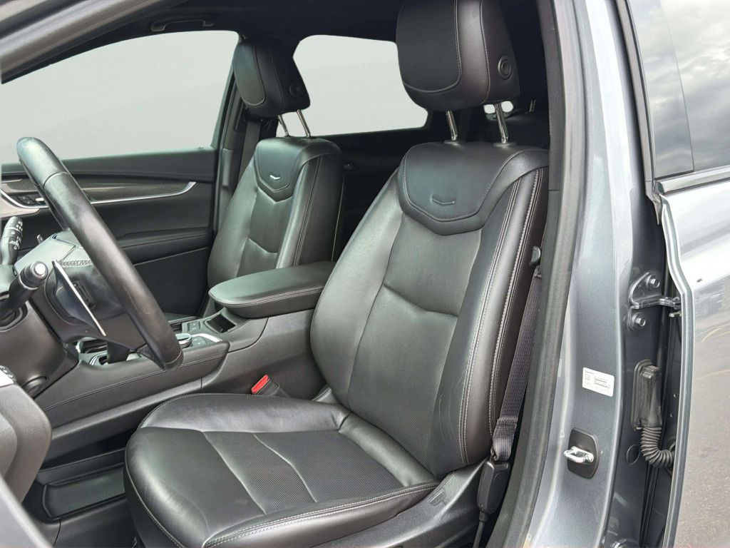 Photo 13 of this CADILLAC XT5