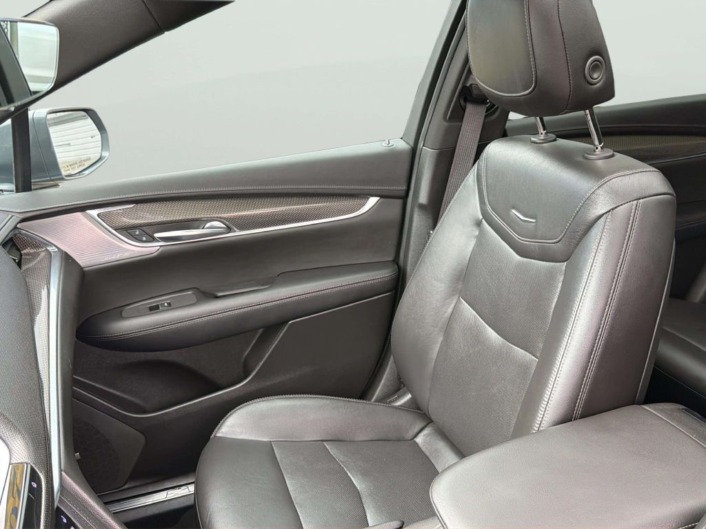 Photo 19 of this CADILLAC XT5