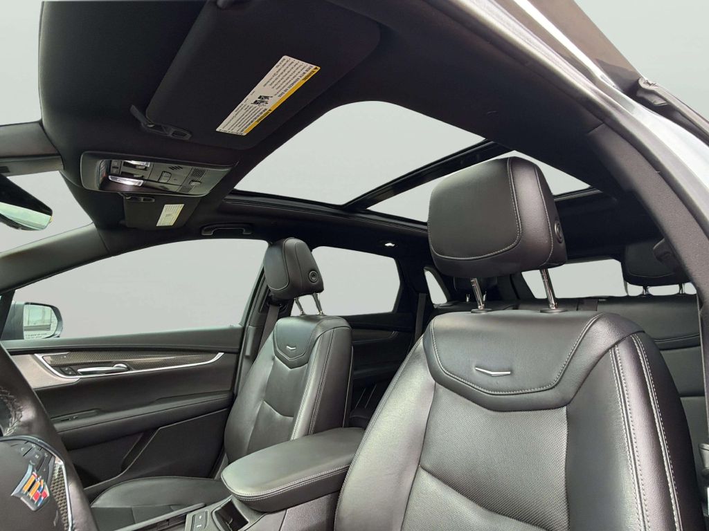 Photo 20 of this CADILLAC XT5