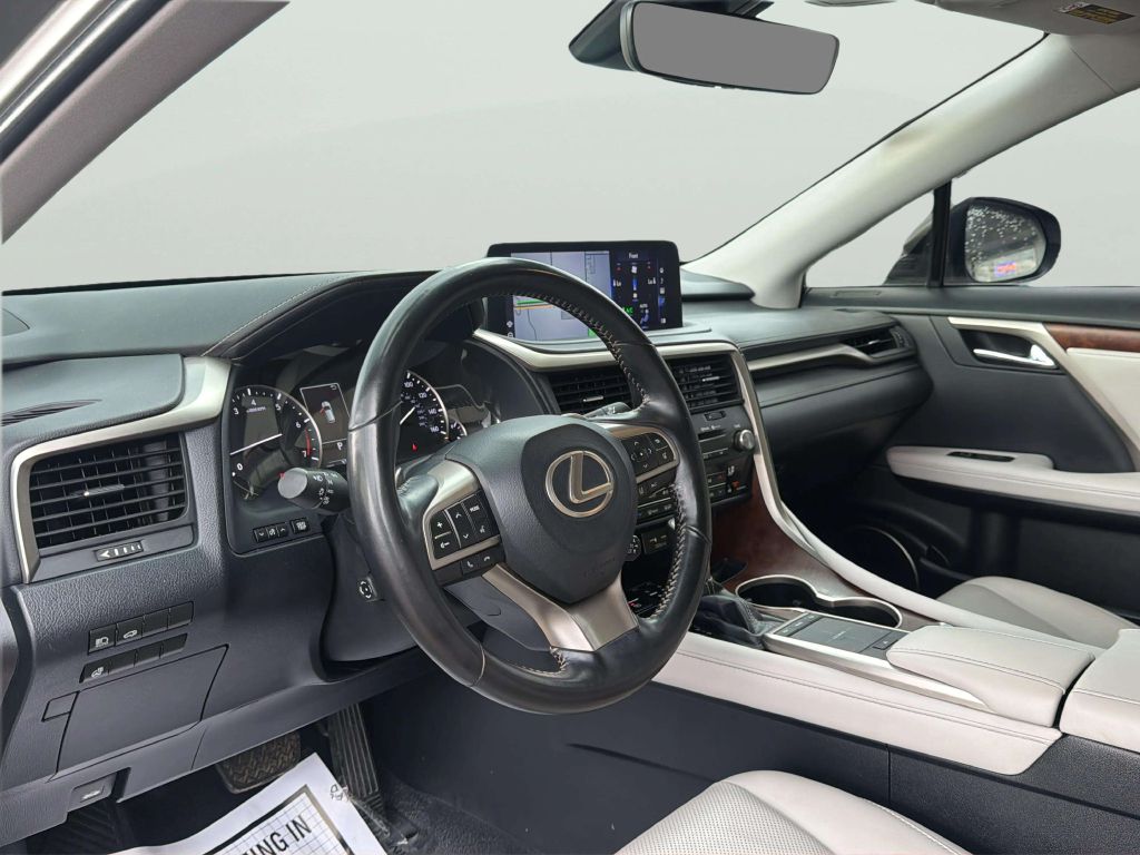 Photo 11 of this LEXUS RX 350L