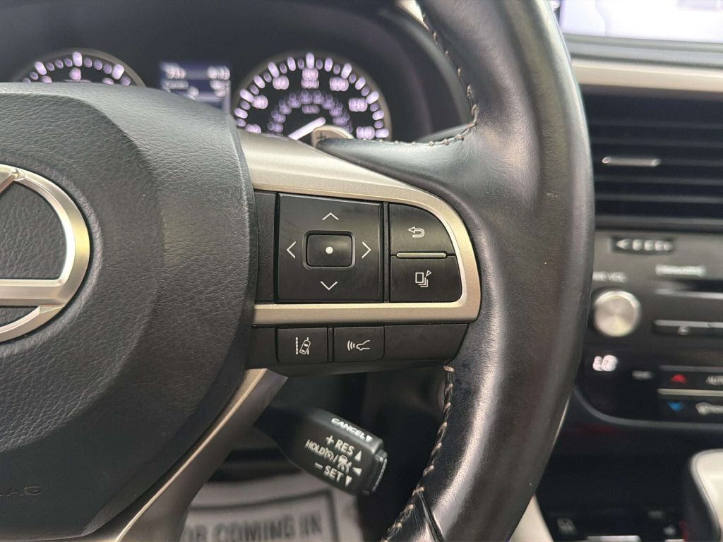 Photo 25 of this LEXUS RX 350L