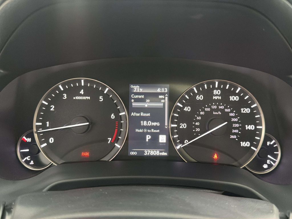Photo 27 of this LEXUS RX 350L