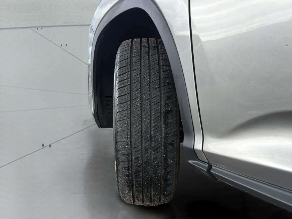 Photo 36 of this LEXUS RX 350L