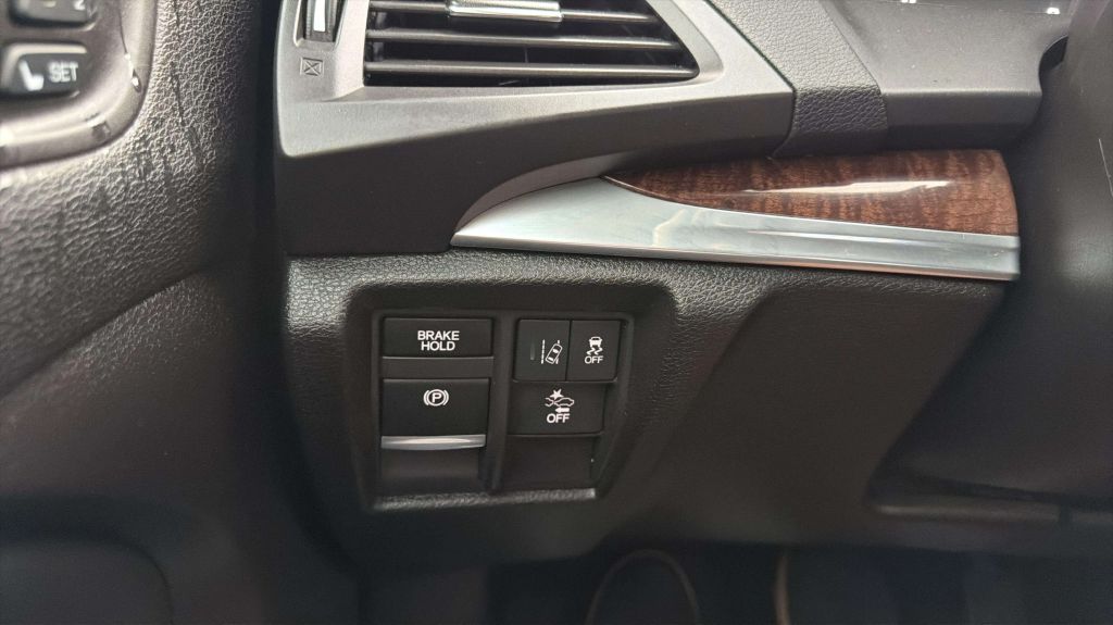 Photo 36 of this ACURA MDX