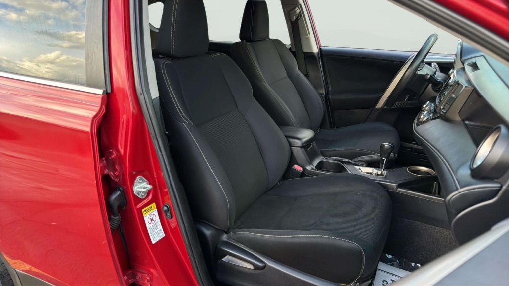 Photo 14 of this TOYOTA RAV4