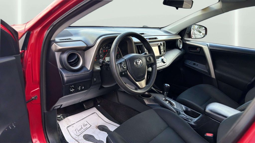Photo 17 of this TOYOTA RAV4