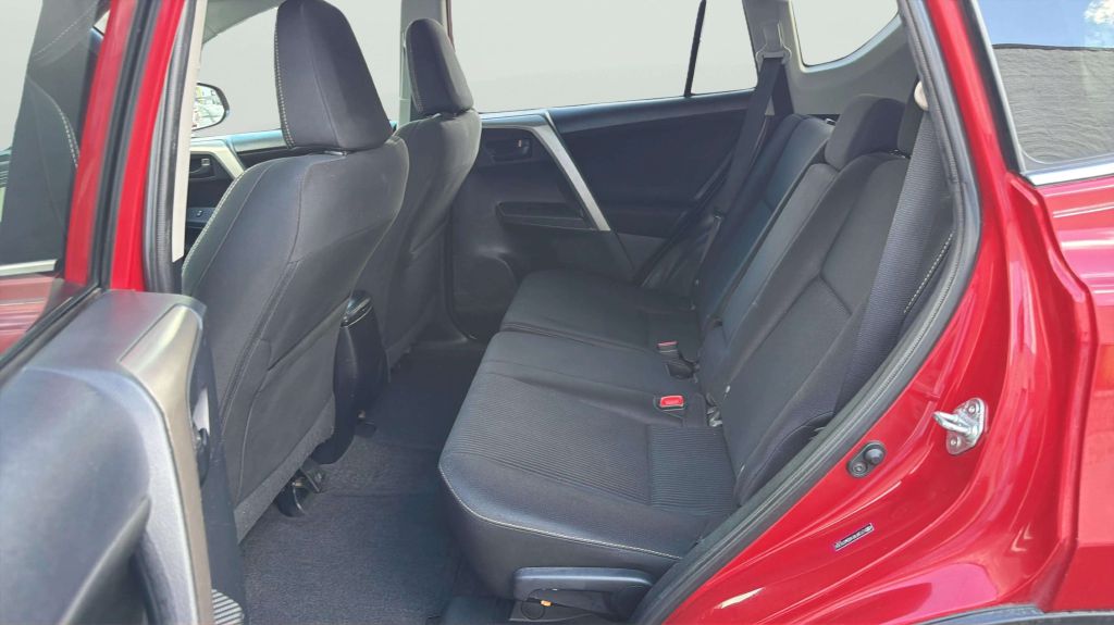 Photo 19 of this TOYOTA RAV4