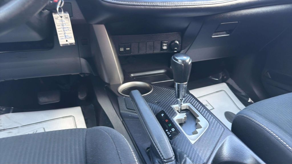 Photo 23 of this TOYOTA RAV4