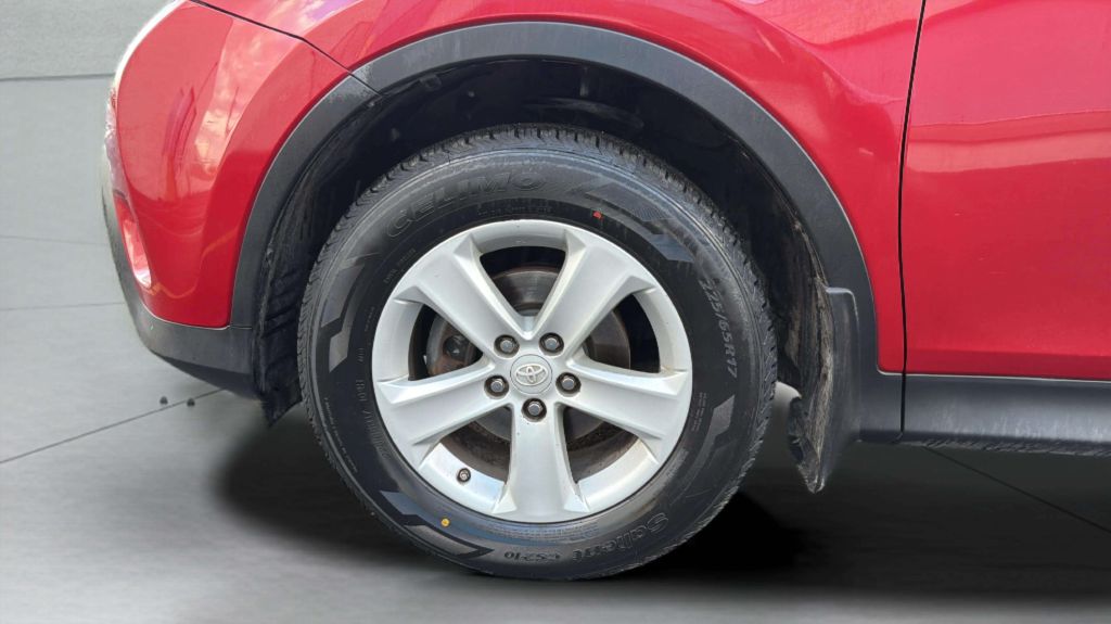 Photo 32 of this TOYOTA RAV4