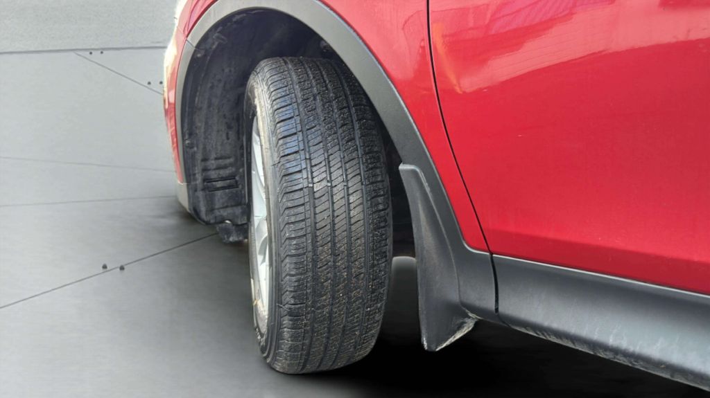Photo 33 of this TOYOTA RAV4