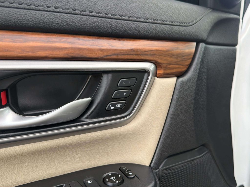 Photo 15 of this HONDA CR-V