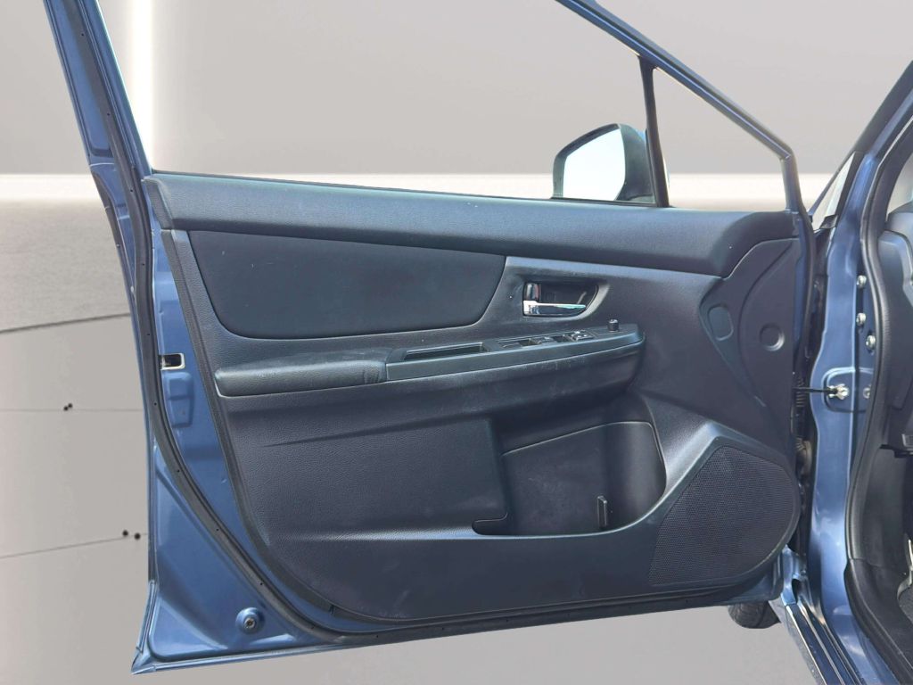 Photo 14 of this SUBARU IMPREZA