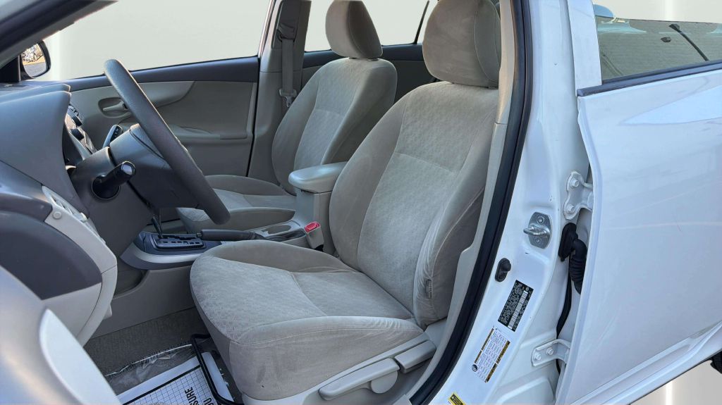 Photo 12 of this TOYOTA COROLLA