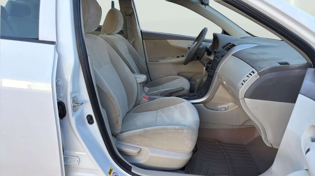 Photo 13 of this TOYOTA COROLLA