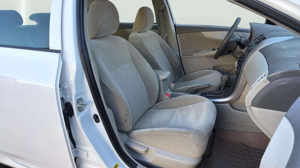Photo 14 of this TOYOTA COROLLA