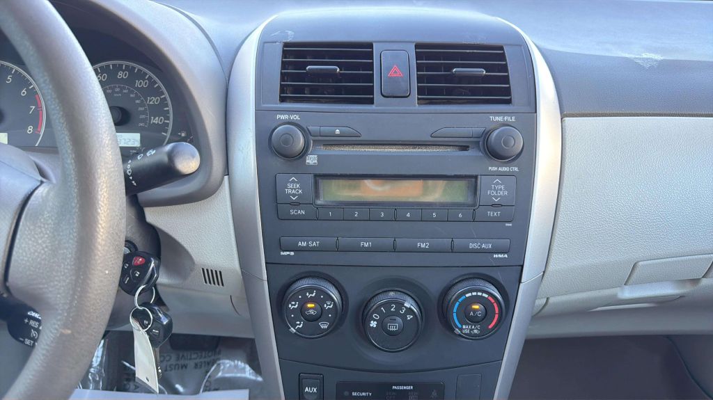 Photo 21 of this TOYOTA COROLLA