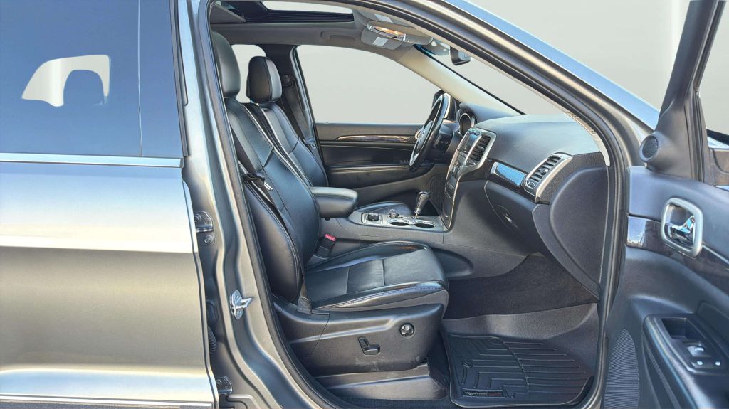 Photo 13 of this JEEP GRAND CHEROKEE