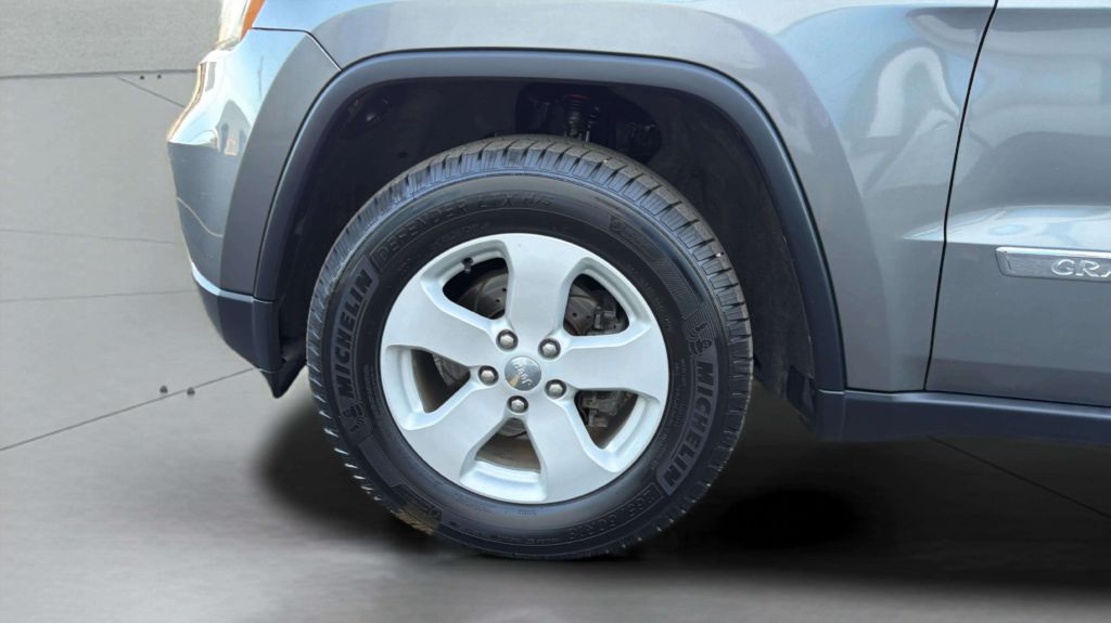 Photo 33 of this JEEP GRAND CHEROKEE