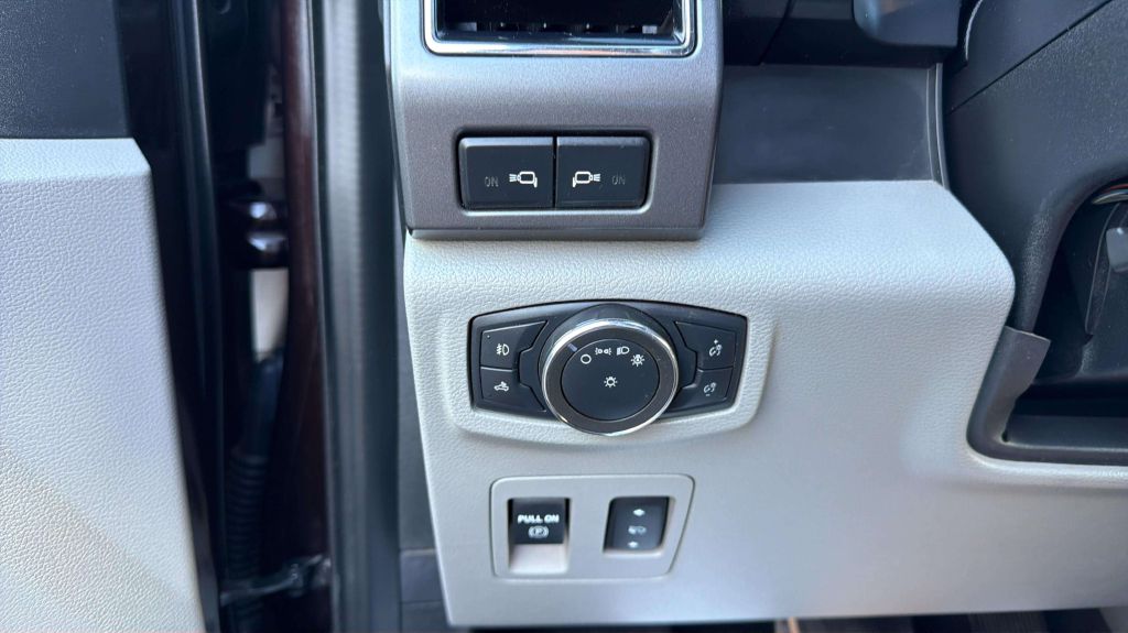 Photo 28 of this FORD F-150