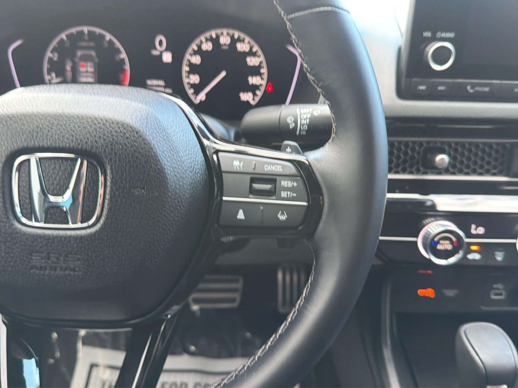 Photo 21 of this HONDA CIVIC