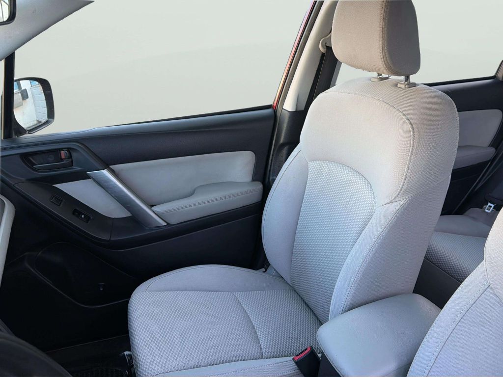 Photo 13 of this SUBARU FORESTER