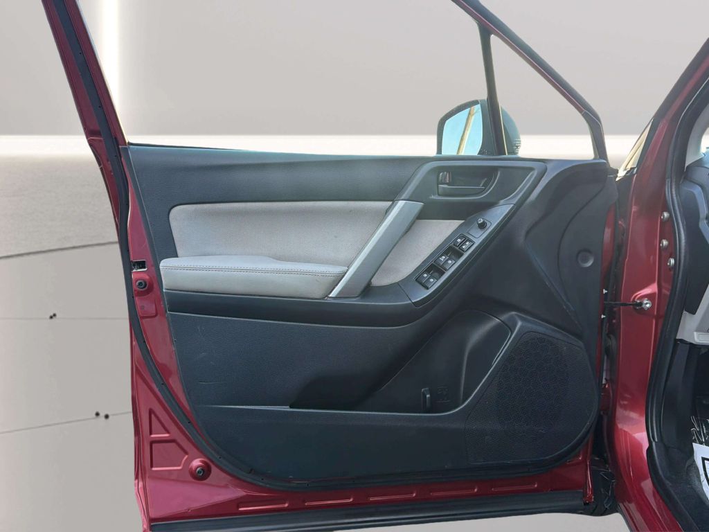Photo 14 of this SUBARU FORESTER