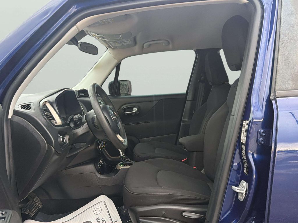 Photo 12 of this JEEP RENEGADE