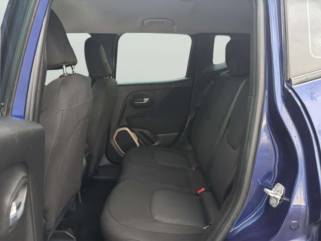Photo 14 of this JEEP RENEGADE