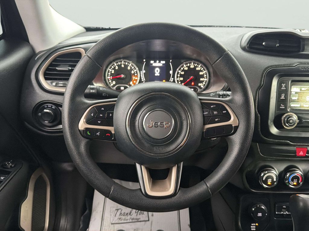 Photo 18 of this JEEP RENEGADE