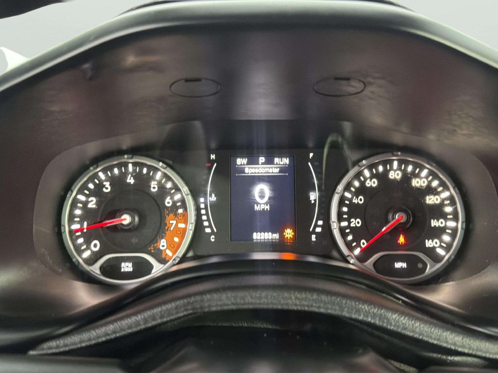 Photo 19 of this JEEP RENEGADE