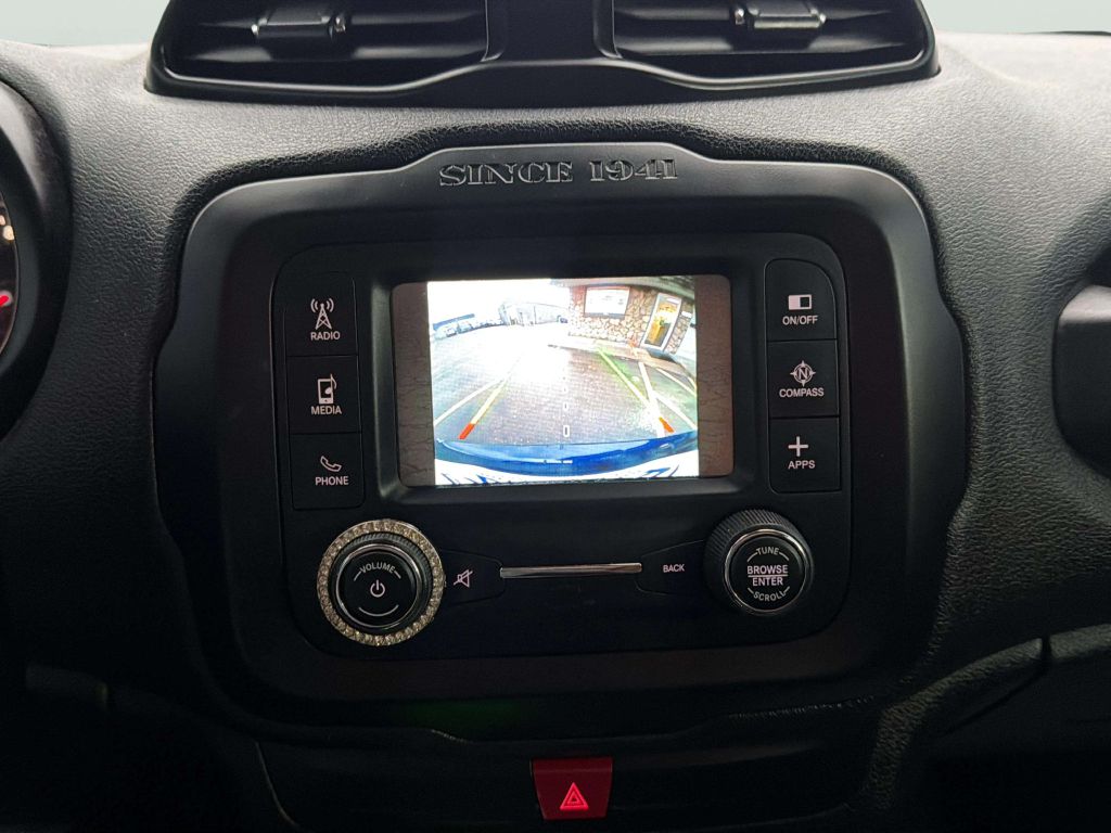 Photo 22 of this JEEP RENEGADE
