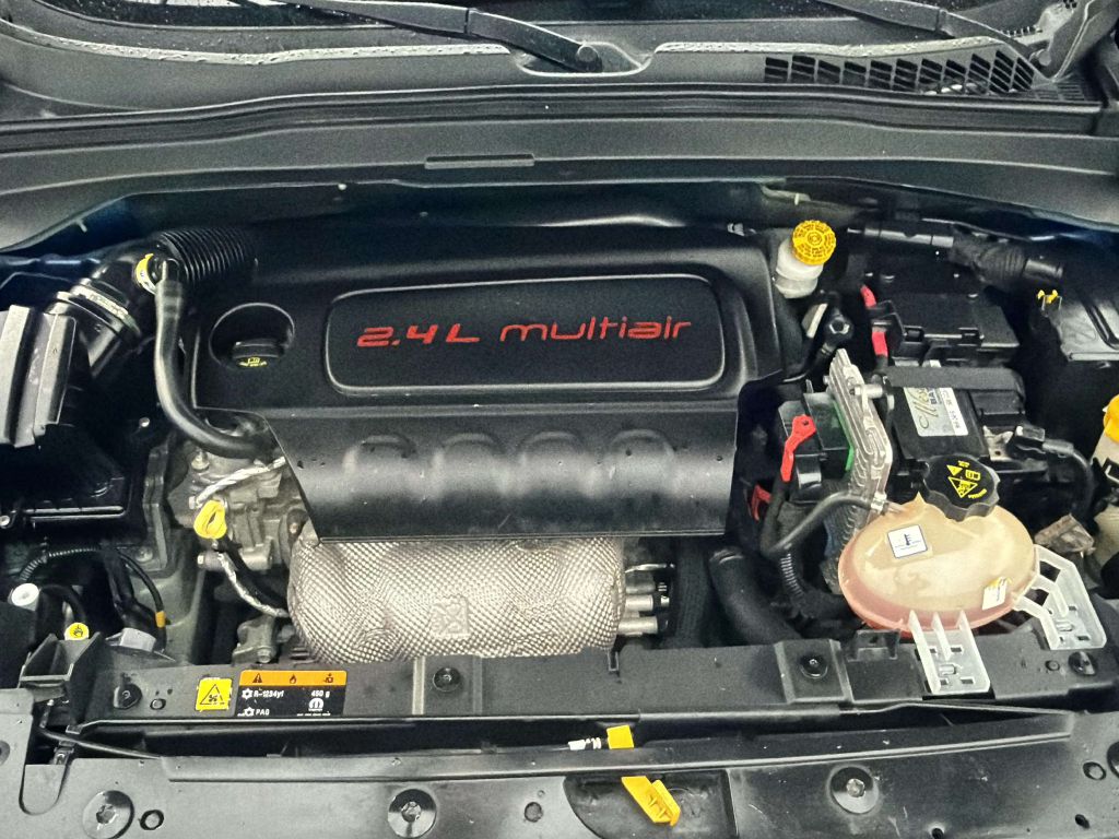 Photo 23 of this JEEP RENEGADE