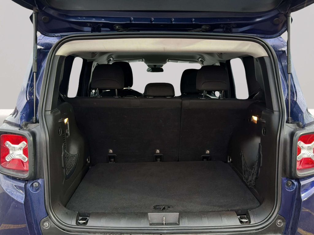 Photo 24 of this JEEP RENEGADE