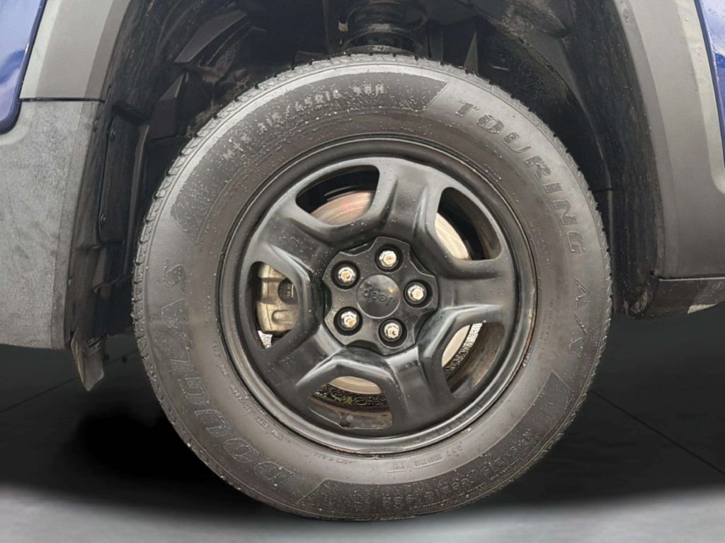 Photo 25 of this JEEP RENEGADE