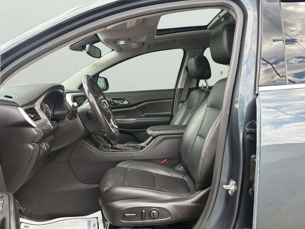 Photo 11 of this GMC ACADIA