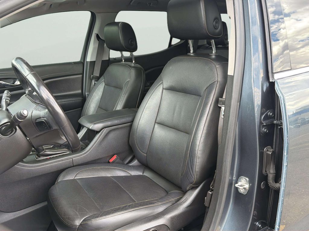 Photo 12 of this GMC ACADIA