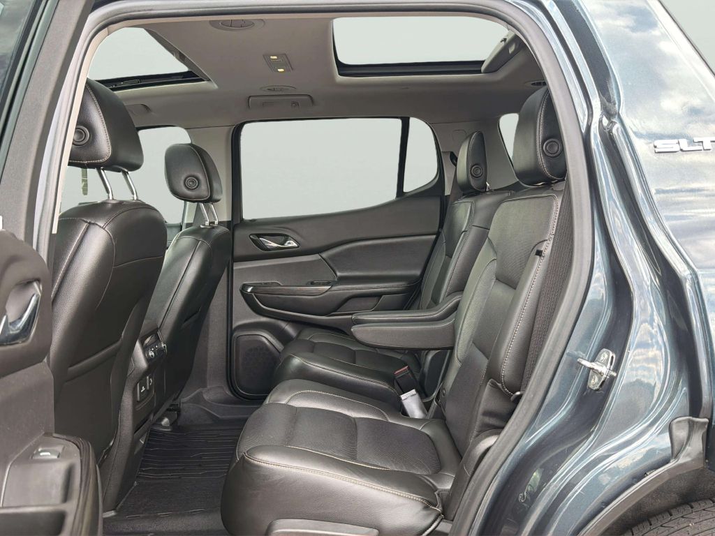 Photo 16 of this GMC ACADIA