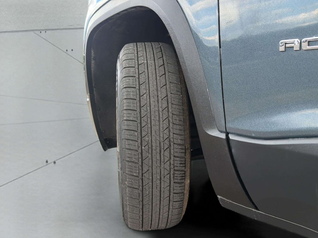 Photo 31 of this GMC ACADIA