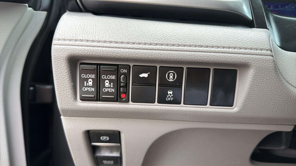 Photo 28 of this HONDA ODYSSEY
