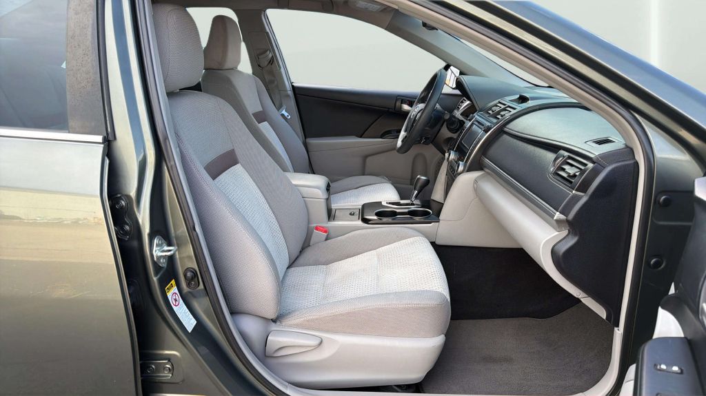 Photo 13 of this TOYOTA CAMRY