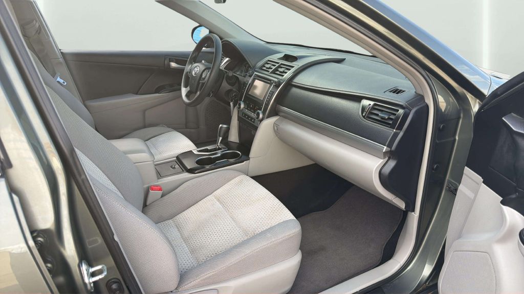 Photo 15 of this TOYOTA CAMRY