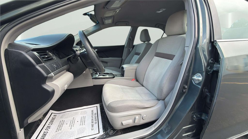 Photo 26 of this TOYOTA CAMRY