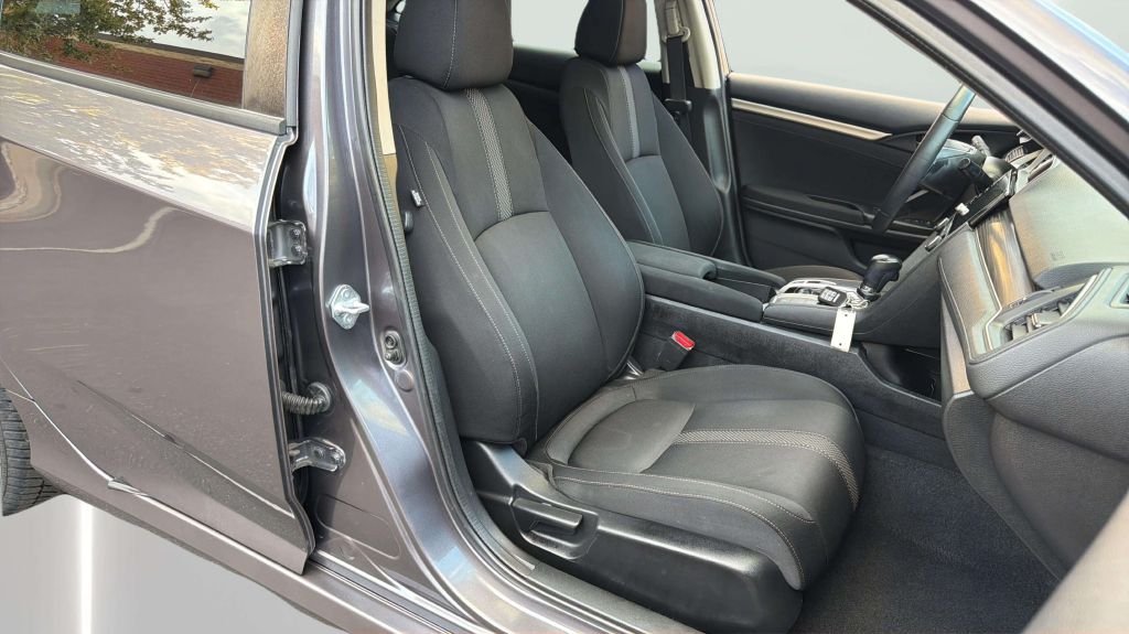 Photo 14 of this HONDA CIVIC