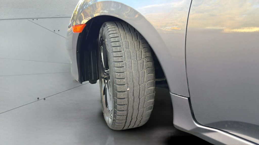 Photo 37 of this HONDA CIVIC