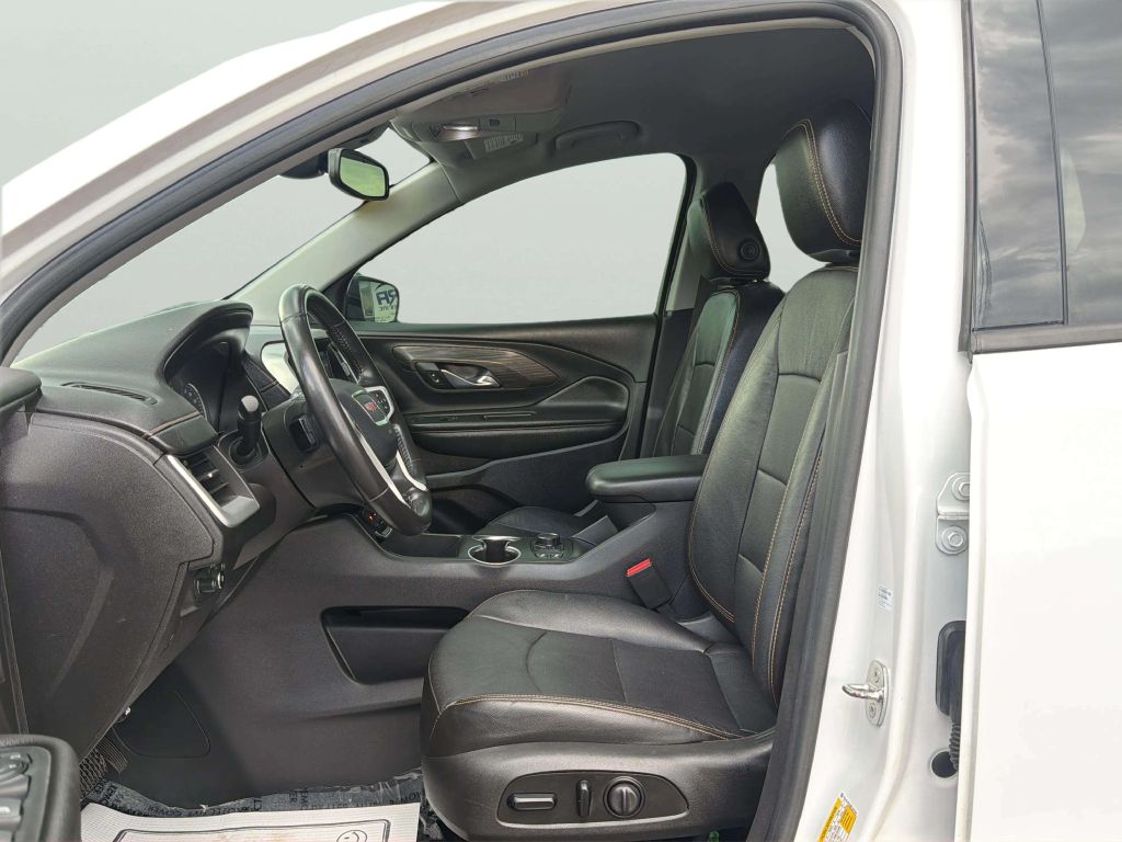 Photo 10 of this GMC TERRAIN