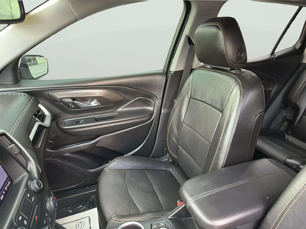 Photo 12 of this GMC TERRAIN