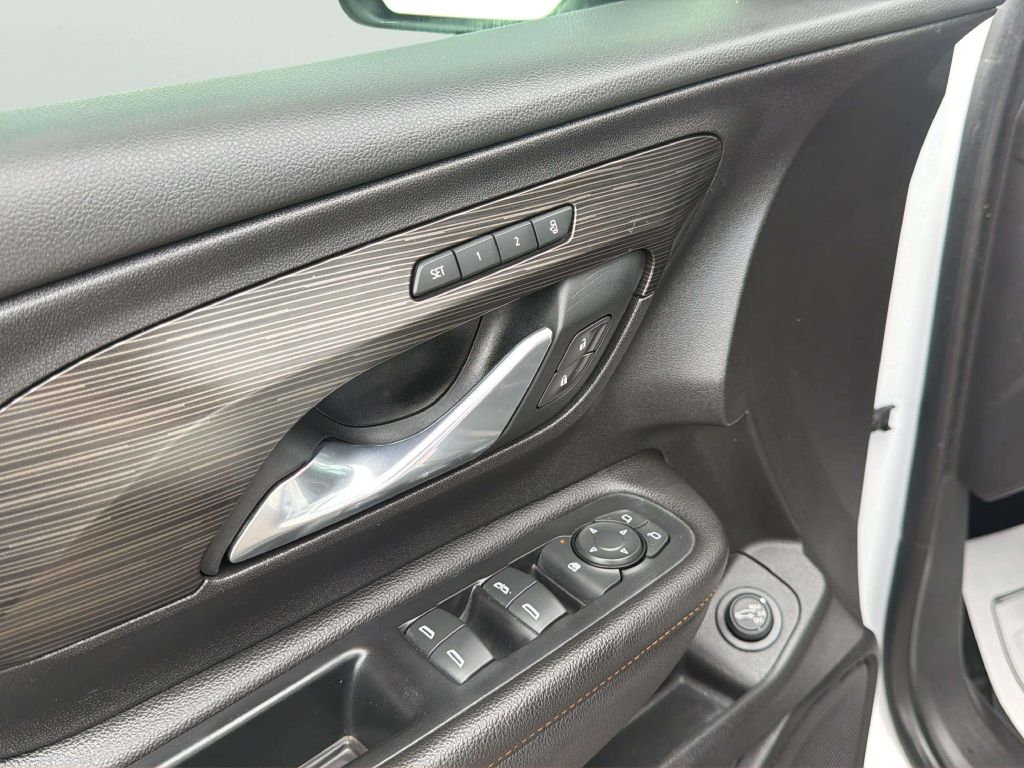 Photo 14 of this GMC TERRAIN