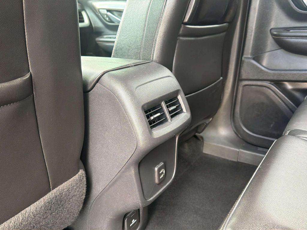Photo 16 of this GMC TERRAIN